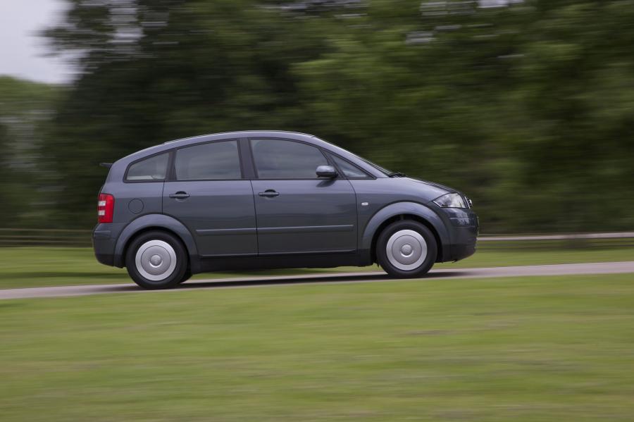  Audi A2 1.2 TDI 2003 года  (WW) (фото 3 из 8)